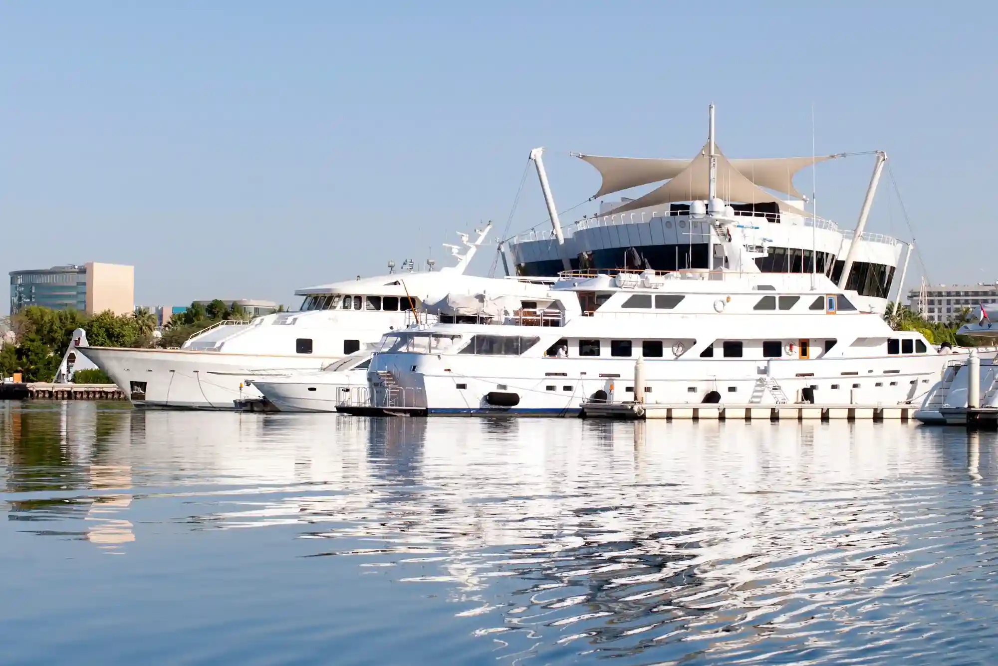 Guide to Yacht Rental Dubai and Beyond