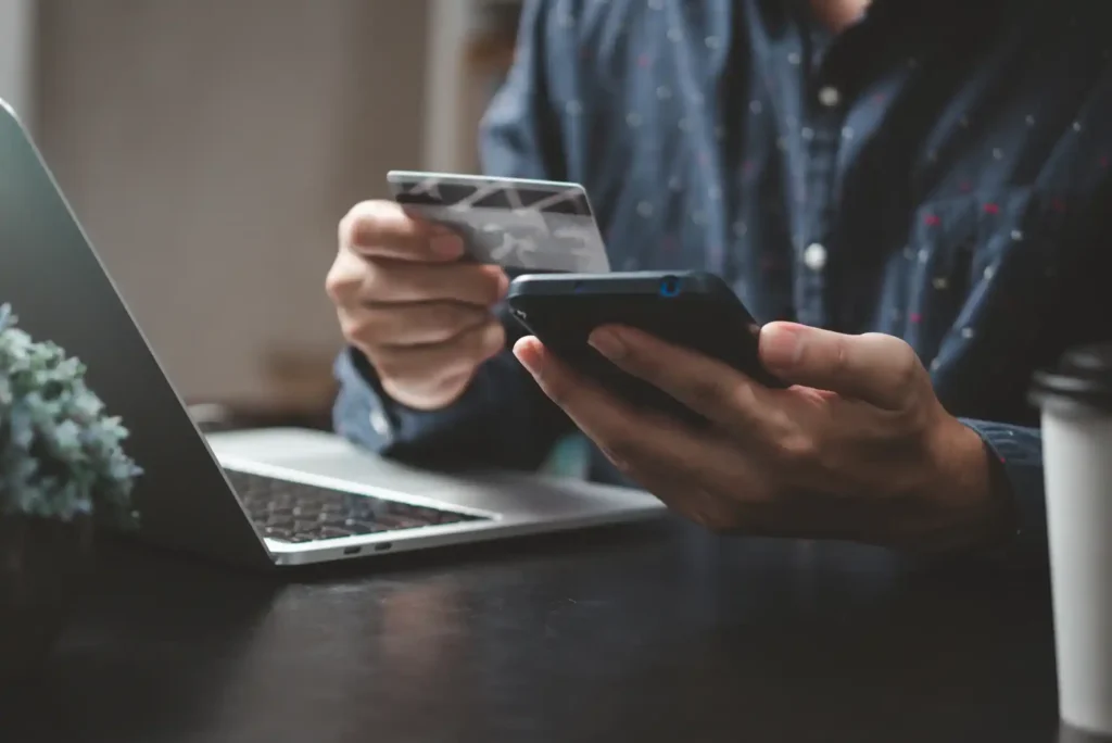 How to Leverage UAE Free Zones for Global E-Commerce Expansion