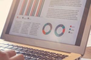 Best SEO Reporting Tools for Ecommerce Stores measuring organic traffic gains and SEO wins in 2026