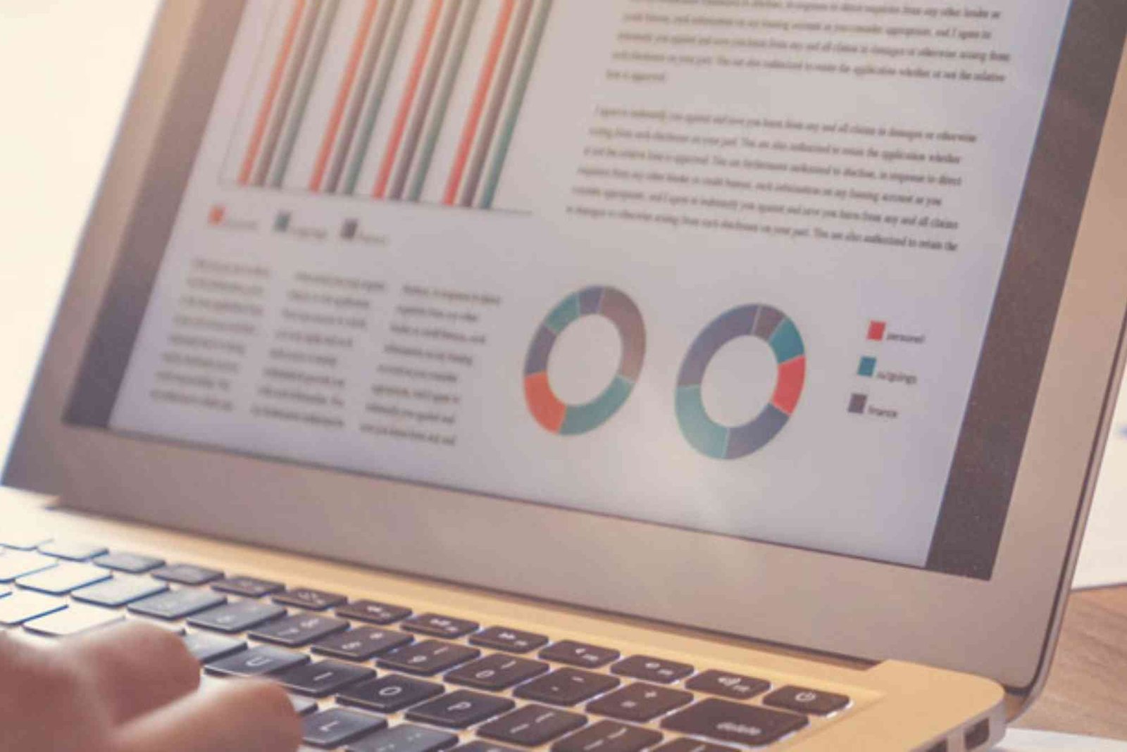 Best SEO Reporting Tools for Ecommerce Stores measuring organic traffic gains and SEO wins in 2026